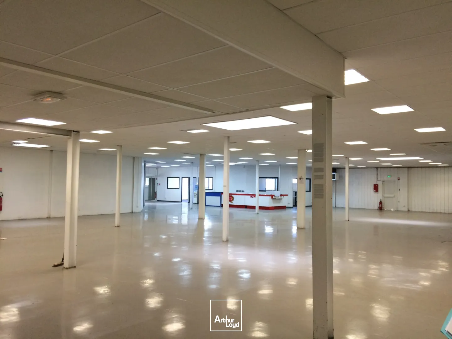 A Louer Entrepôt à Valenciennes 