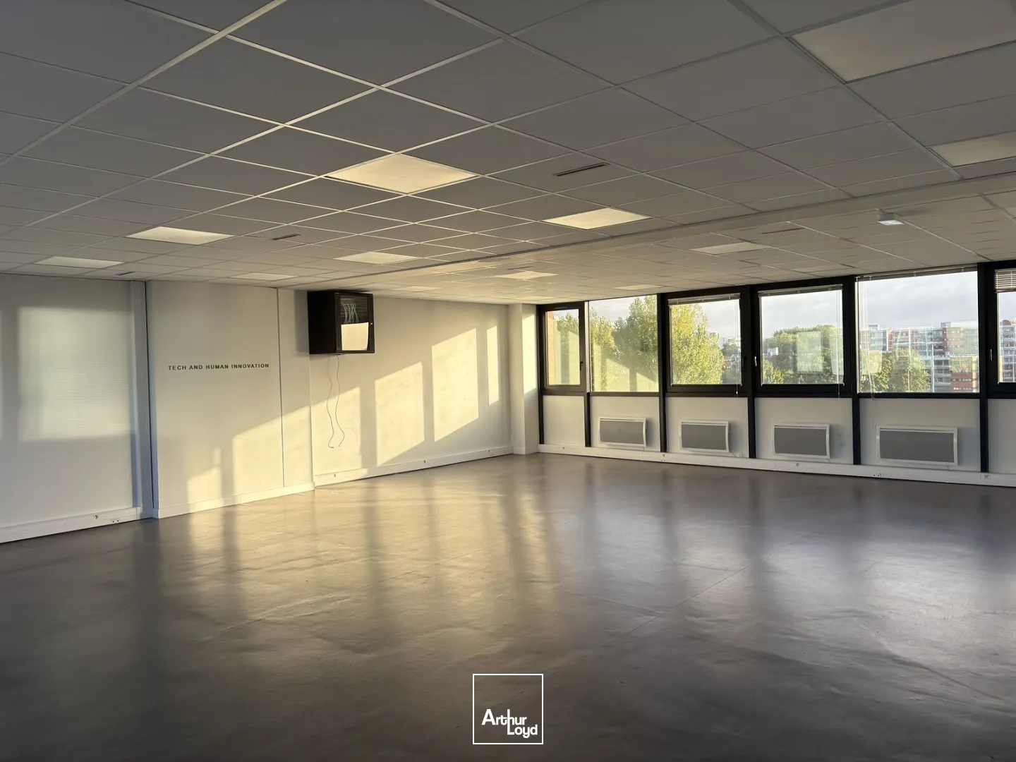 Bureaux à louer à Villeneuve d'Ascq - Secteur Heron Parc/ Auchan V2. Bureaux au loyer attractif avec de nombreux parkings à disposition sur le site ! 