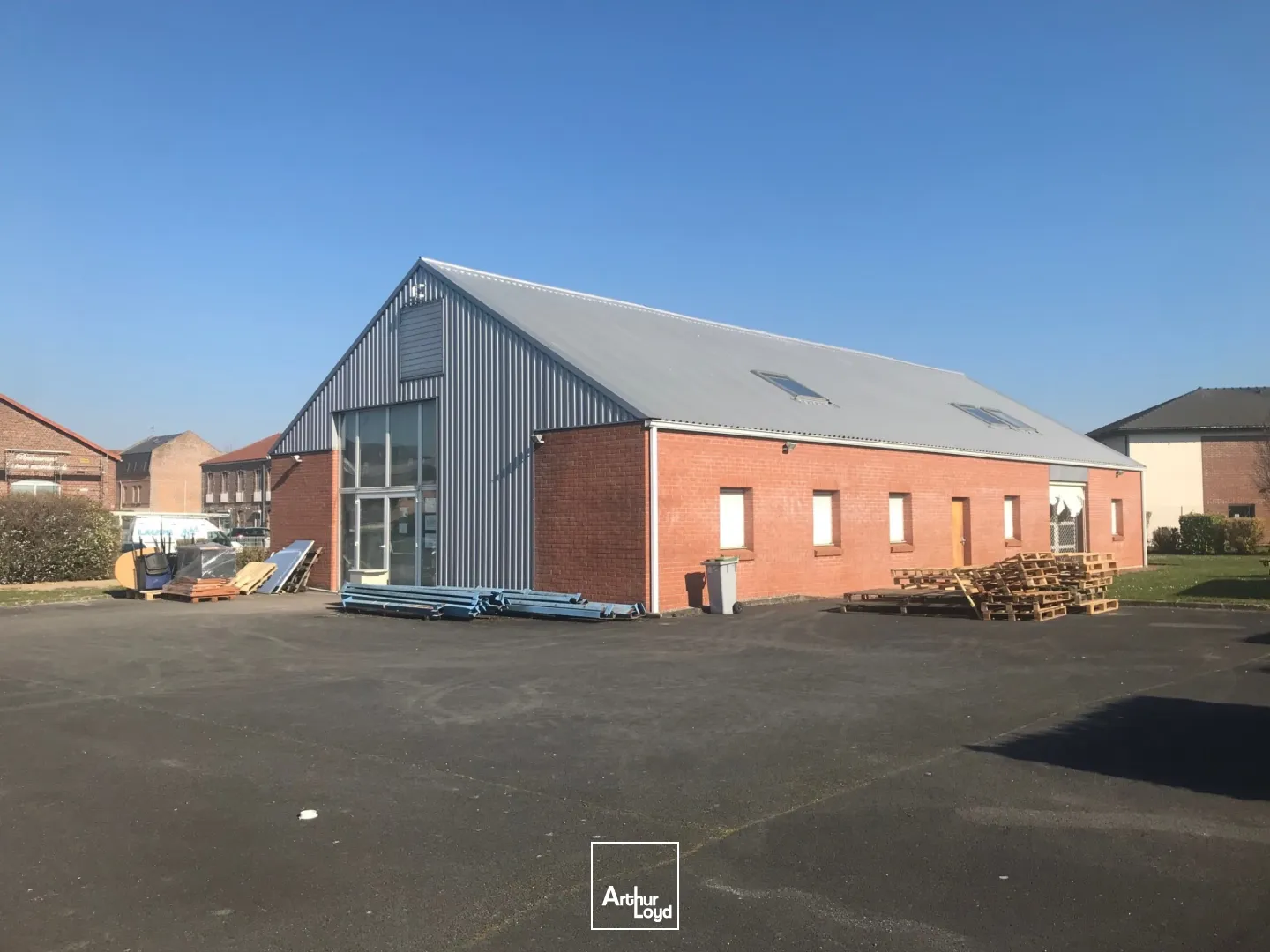 Entrepôt à LOUER à VENDRE à Cambrai 