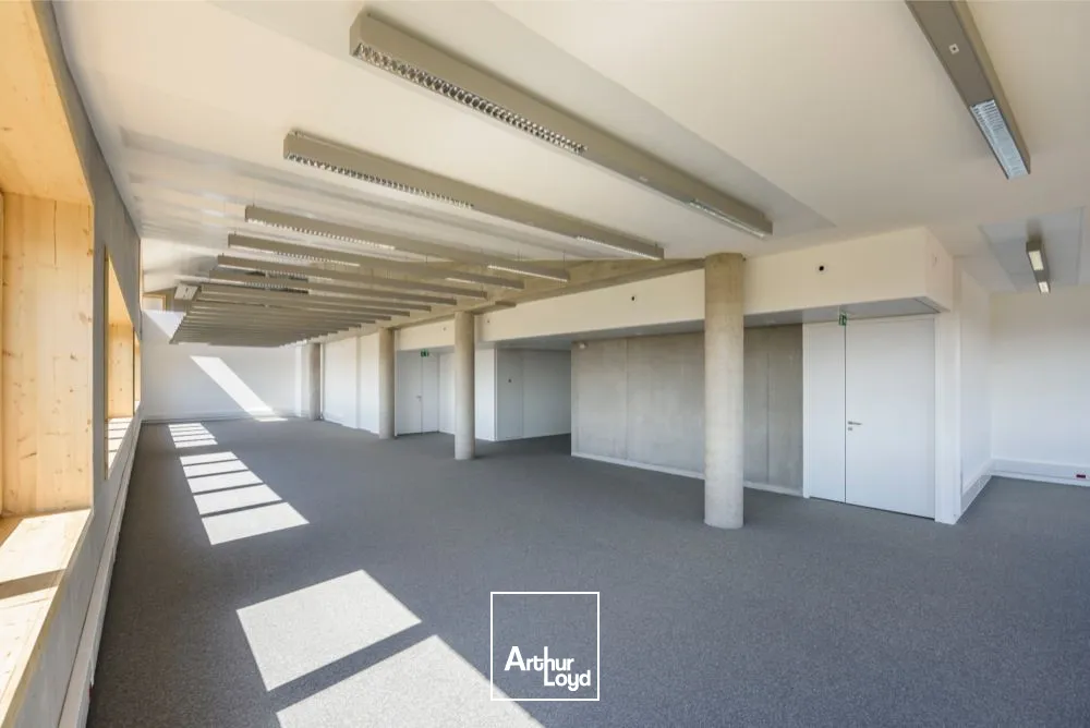 Au coeur de l'Ecoquartier de l'Union, dans un environnement aménagé et agréable, valorisé par la proximité de l'eau, source de dynamisme et de bien être.Cet immeuble bénéficie d'...