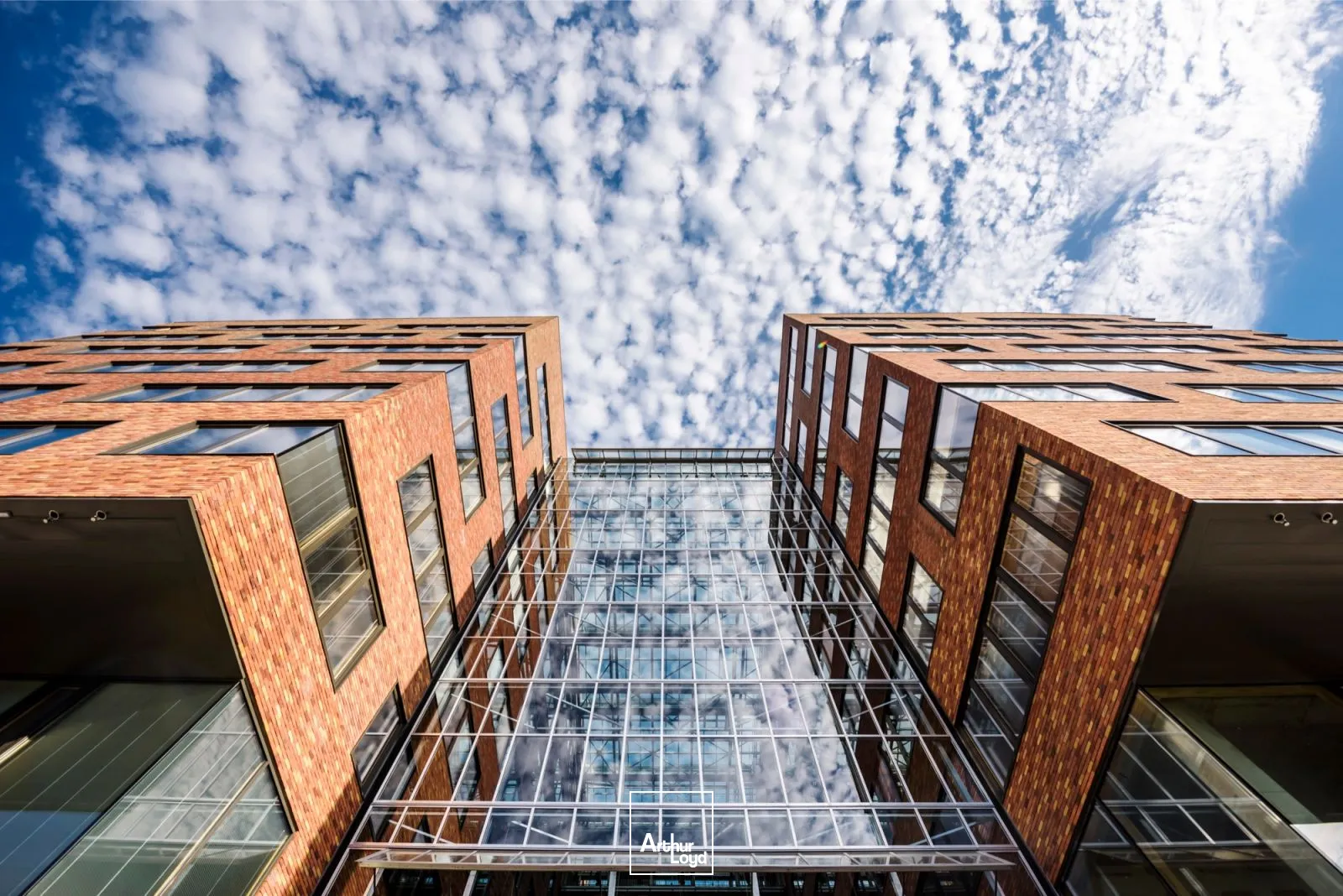 Au coeur de l'Ecoquartier de l'Union, dans un environnement aménagé et agréable, valorisé par la proximité de l'eau, source de dynamisme et de bien être.Cet immeuble bénéficie d'...