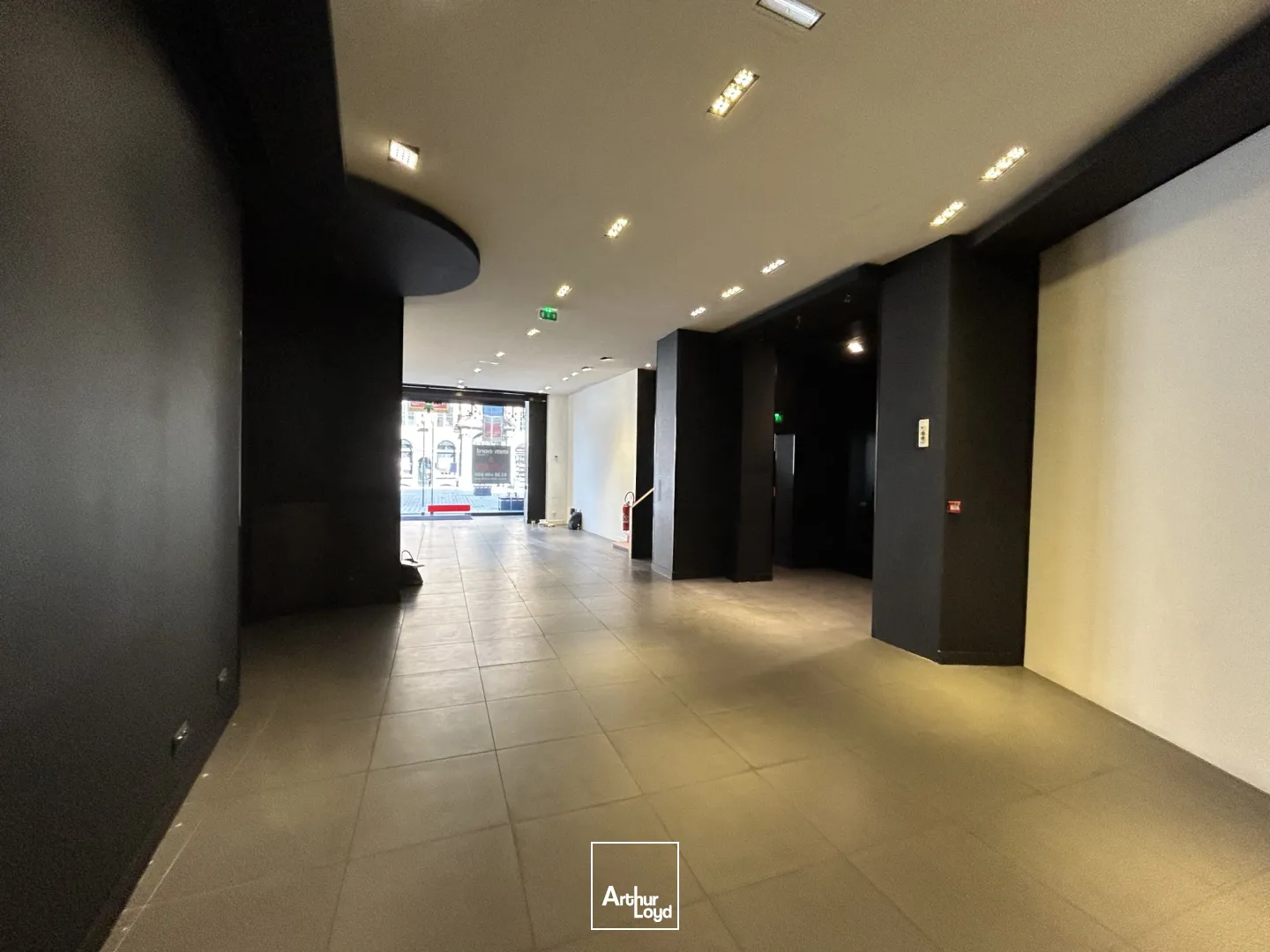 Local Commercial à Louer - Emplacement N°1 en Hyper Centre de Lille