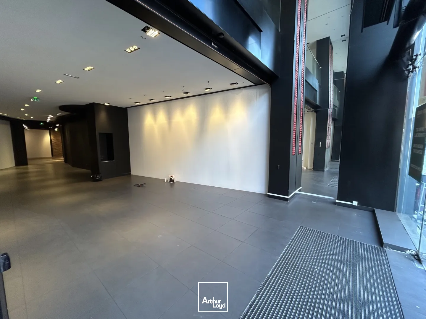 Local Commercial à Louer - Emplacement N°1 en Hyper Centre de Lille