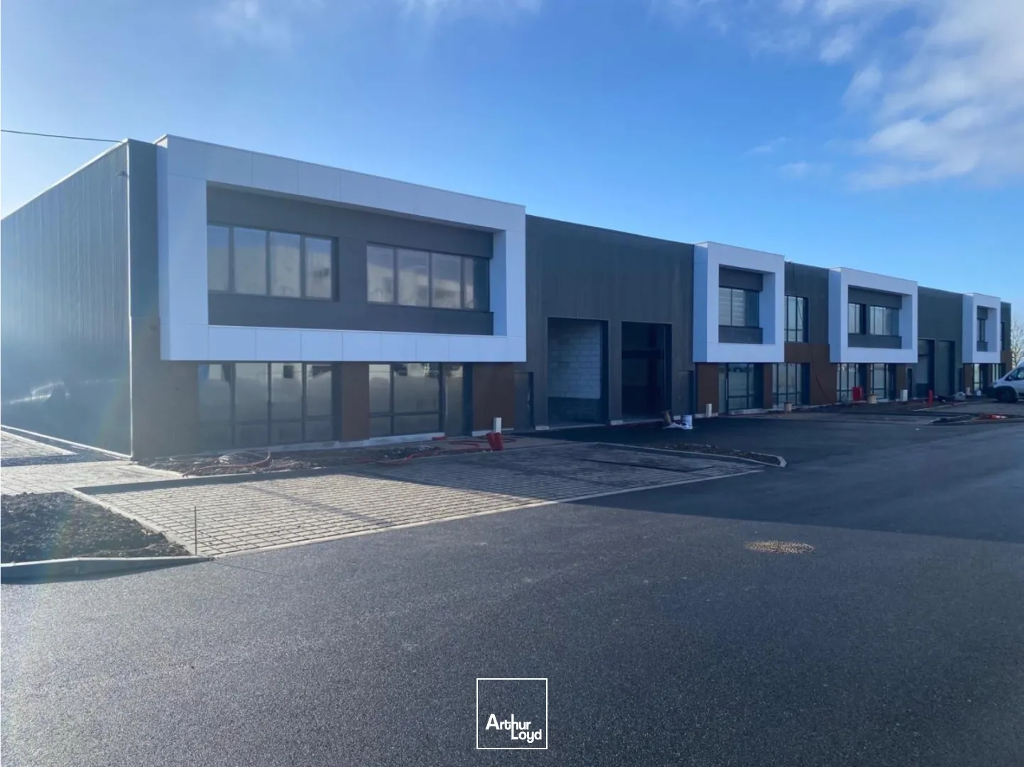 Cellule d'activité neuve à louer - Arras axe passant