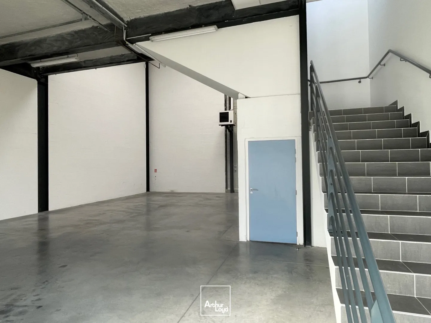 A LOUER A VENDRE entrepôts et bureaux à Valenciennes