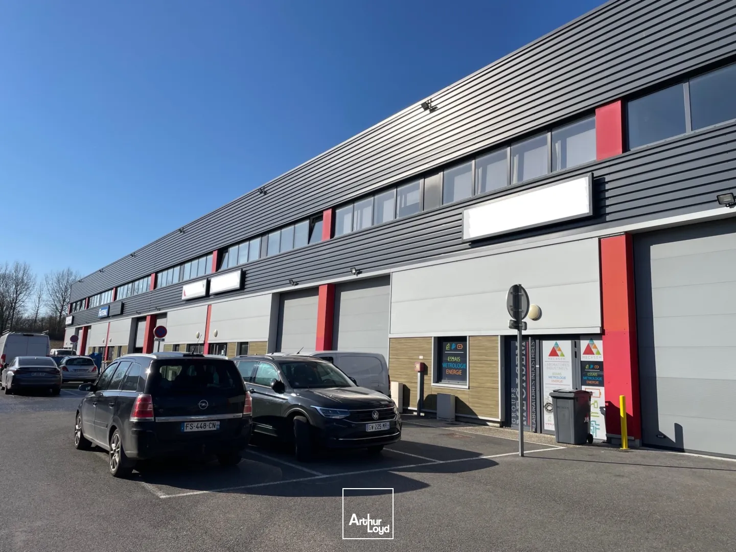 A LOUER A VENDRE entrepôts et bureaux à Valenciennes