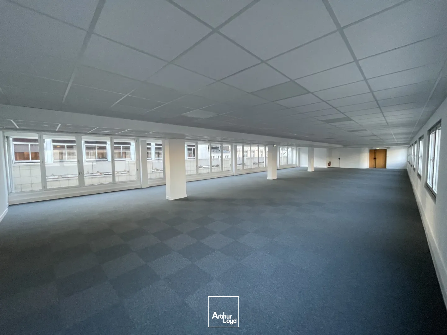 Bureaux rénovés avec terrasse à vendre dans le centre de Lille - Immeuble Caryatides 