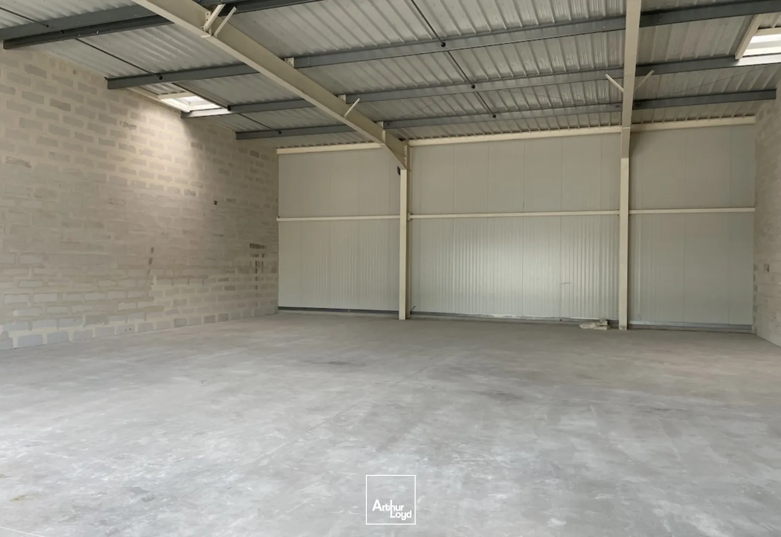 À LOUER - ENTREPÔT / BUREAUX NEUFS - BOULOGNE SUR MER