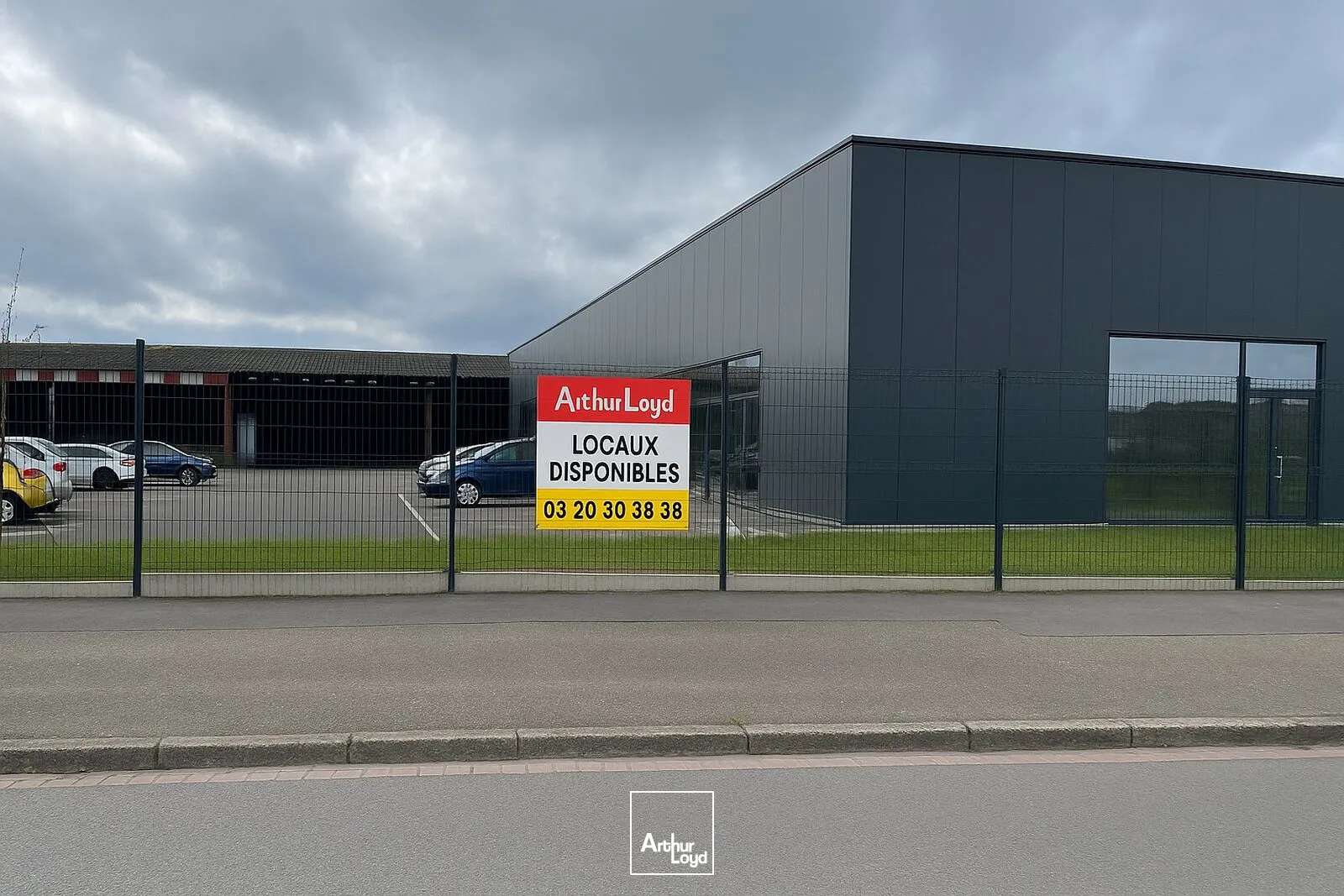 À LOUER - ENTREPÔT / BUREAUX NEUFS - BOULOGNE SUR MER