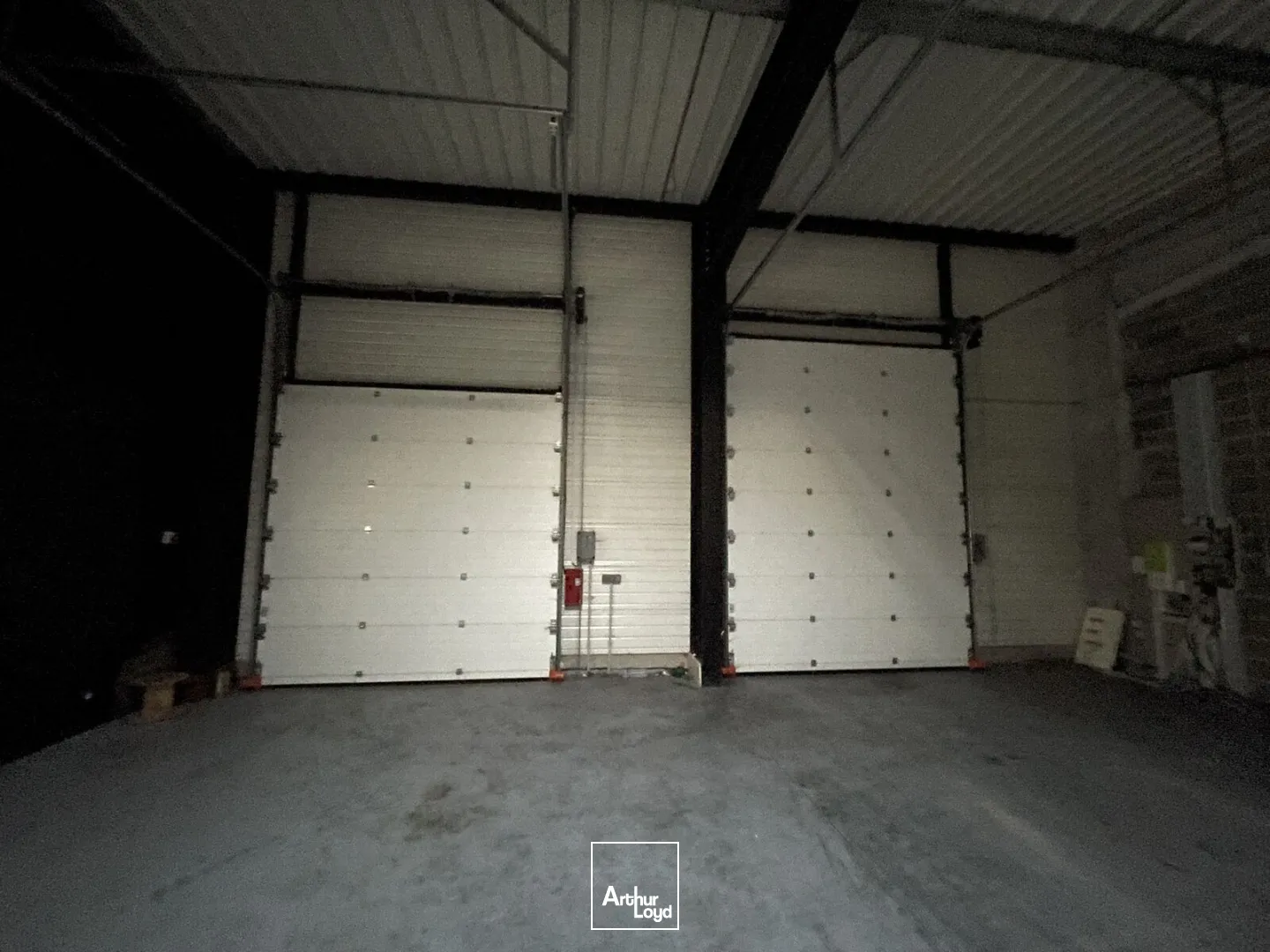 Local commercial 400 m² à louer - Visibilité optimale en entrée de villede zone INTERMARCHE