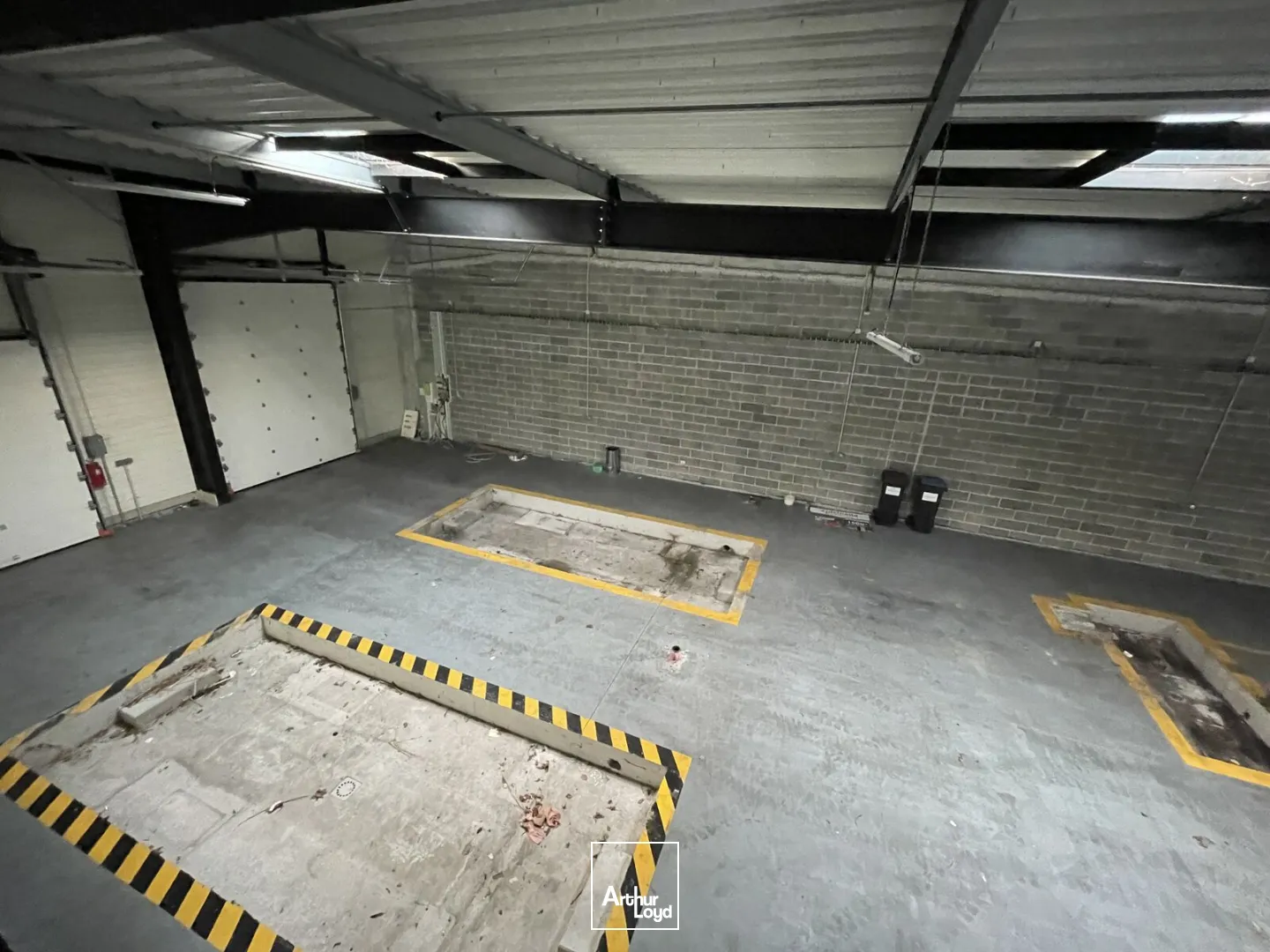 Local commercial 400 m² à louer - Visibilité optimale en entrée de villede zone INTERMARCHE