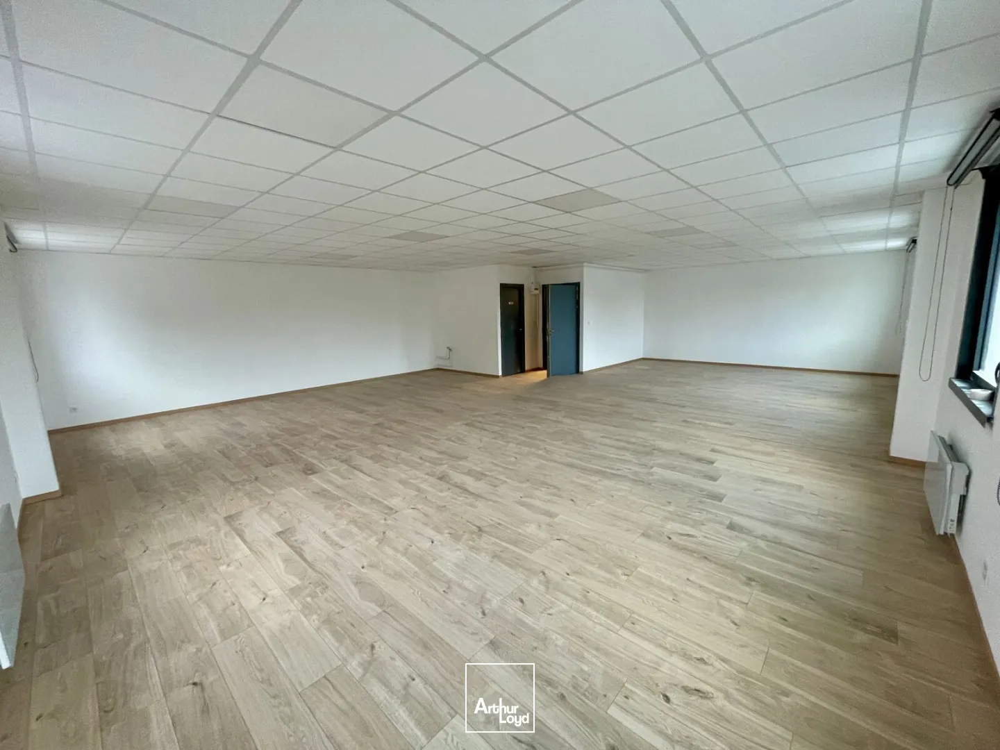 Bureaux à louer rénovés à la Pilaterie - 96 m² lumineux près du métro à Wasquehal / Villeneuve d'Ascq
