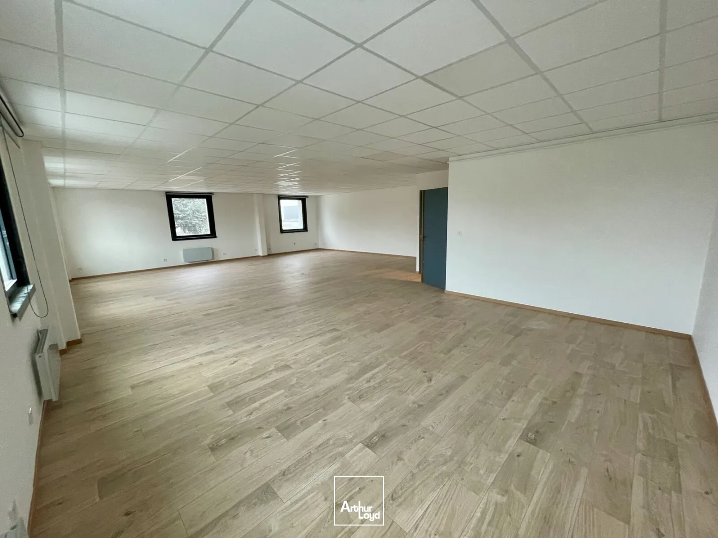 Bureaux à louer rénovés à la Pilaterie - 96 m² lumineux près du métro à Wasquehal / Villeneuve d'Ascq