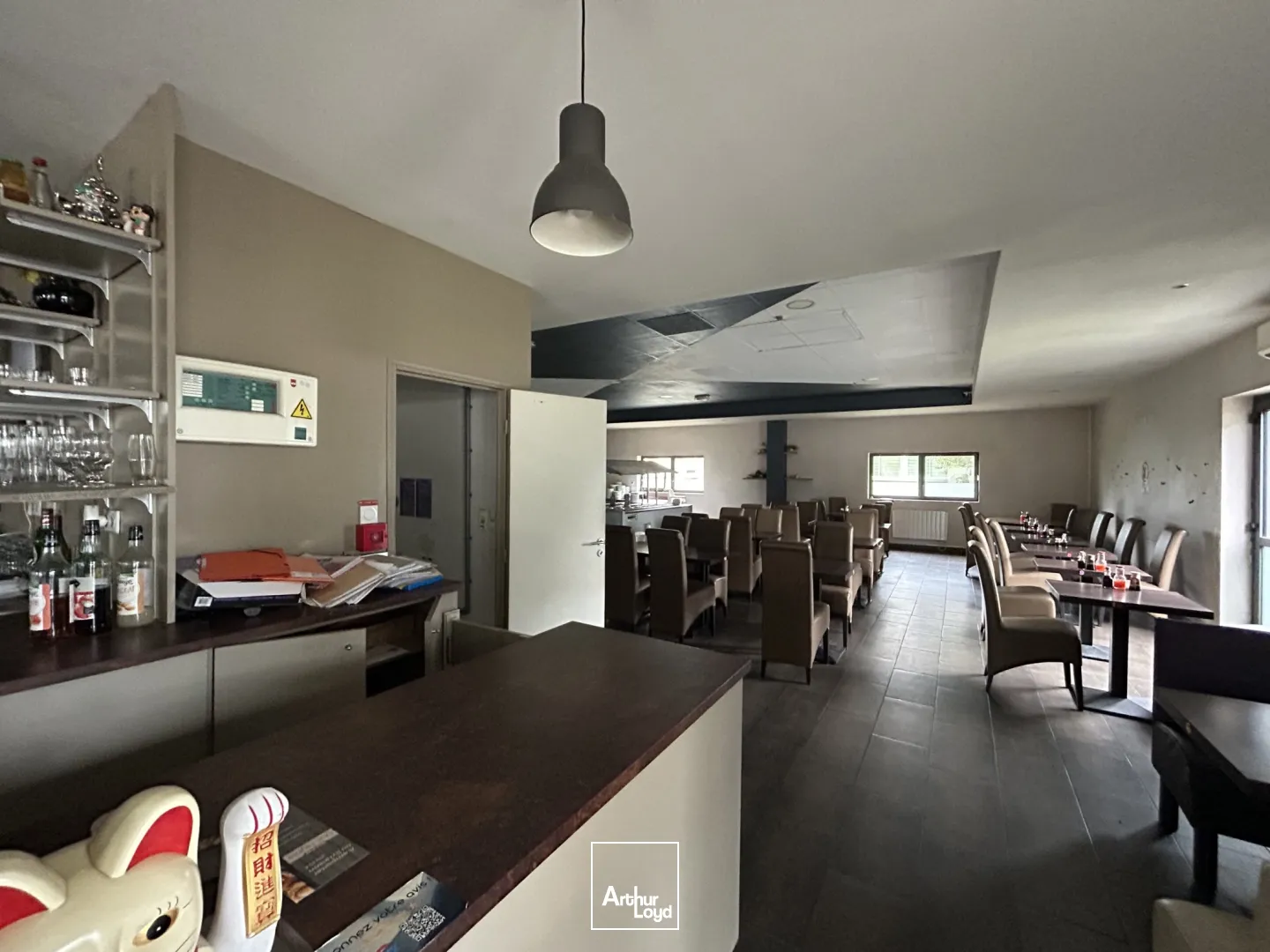 Bâtiment commercial de 500 m² à louer à Saint-Herblain. Proche Atlantis- Nantes 