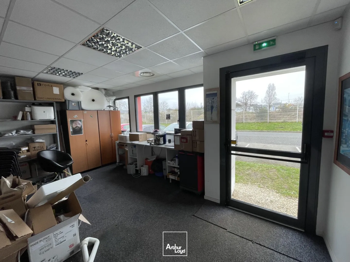 BUREAUX À VENDRE OU À LOUER-225 M²-PARC TERTIAIRE D'EXAPOLE