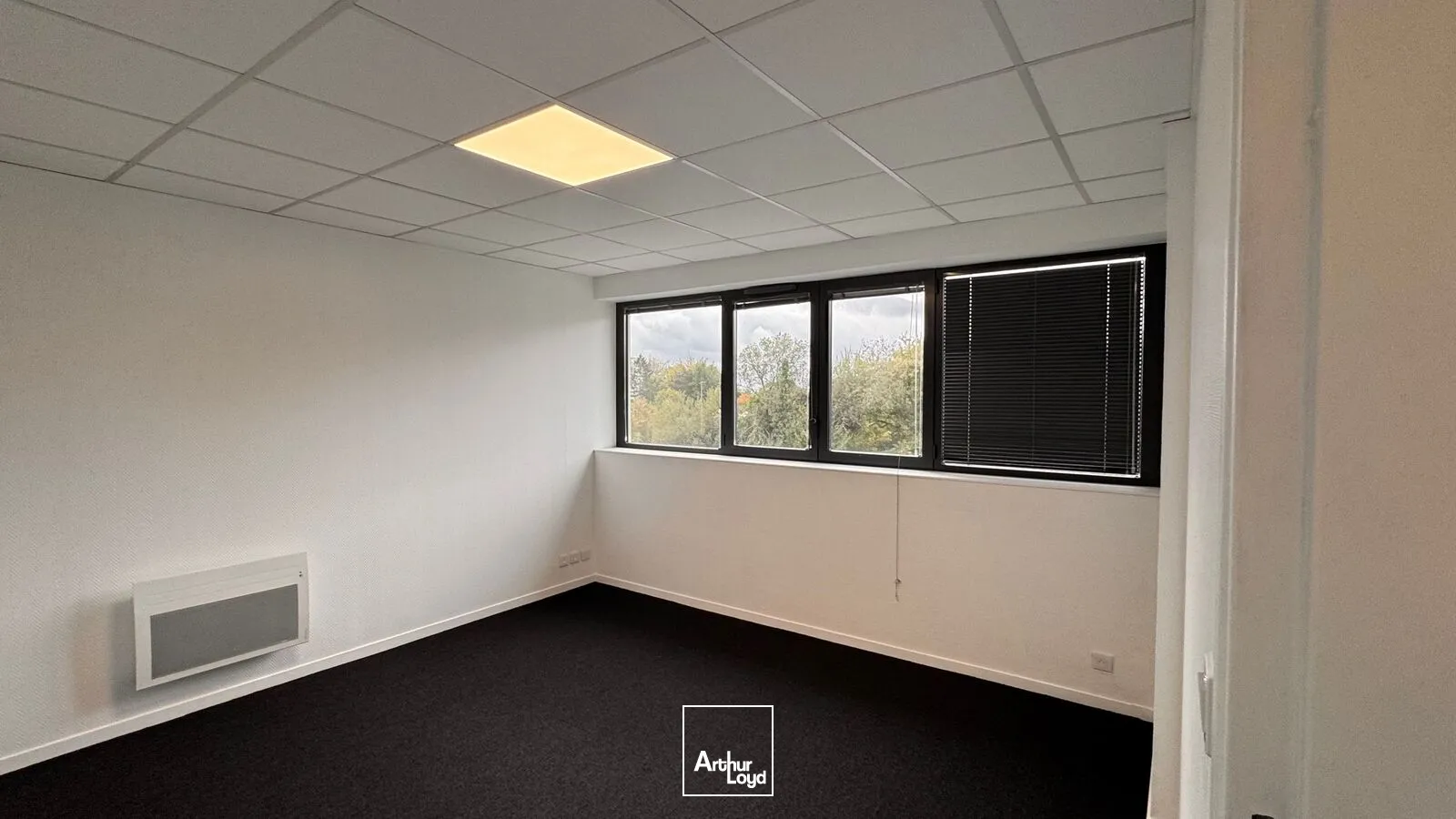 A LOUER BUREAUX 126 M² BREST EUROPE 