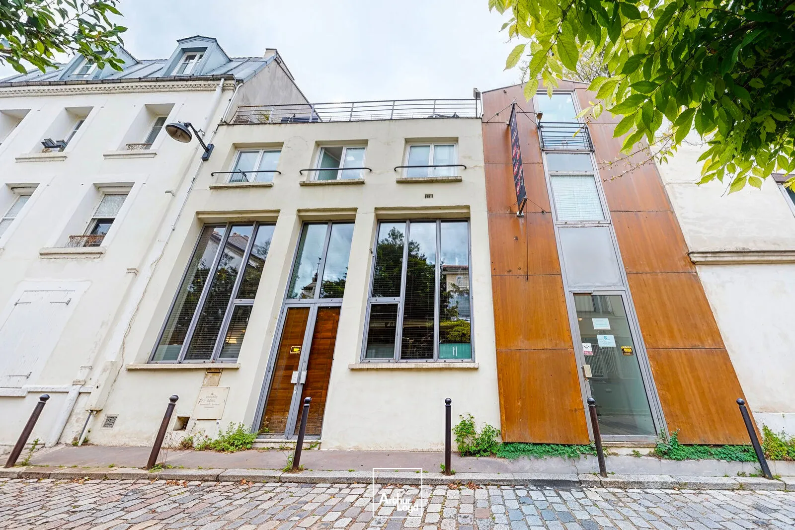 Immeuble indépendants style loft avec terrasses, à deux pas du métro Alésia.