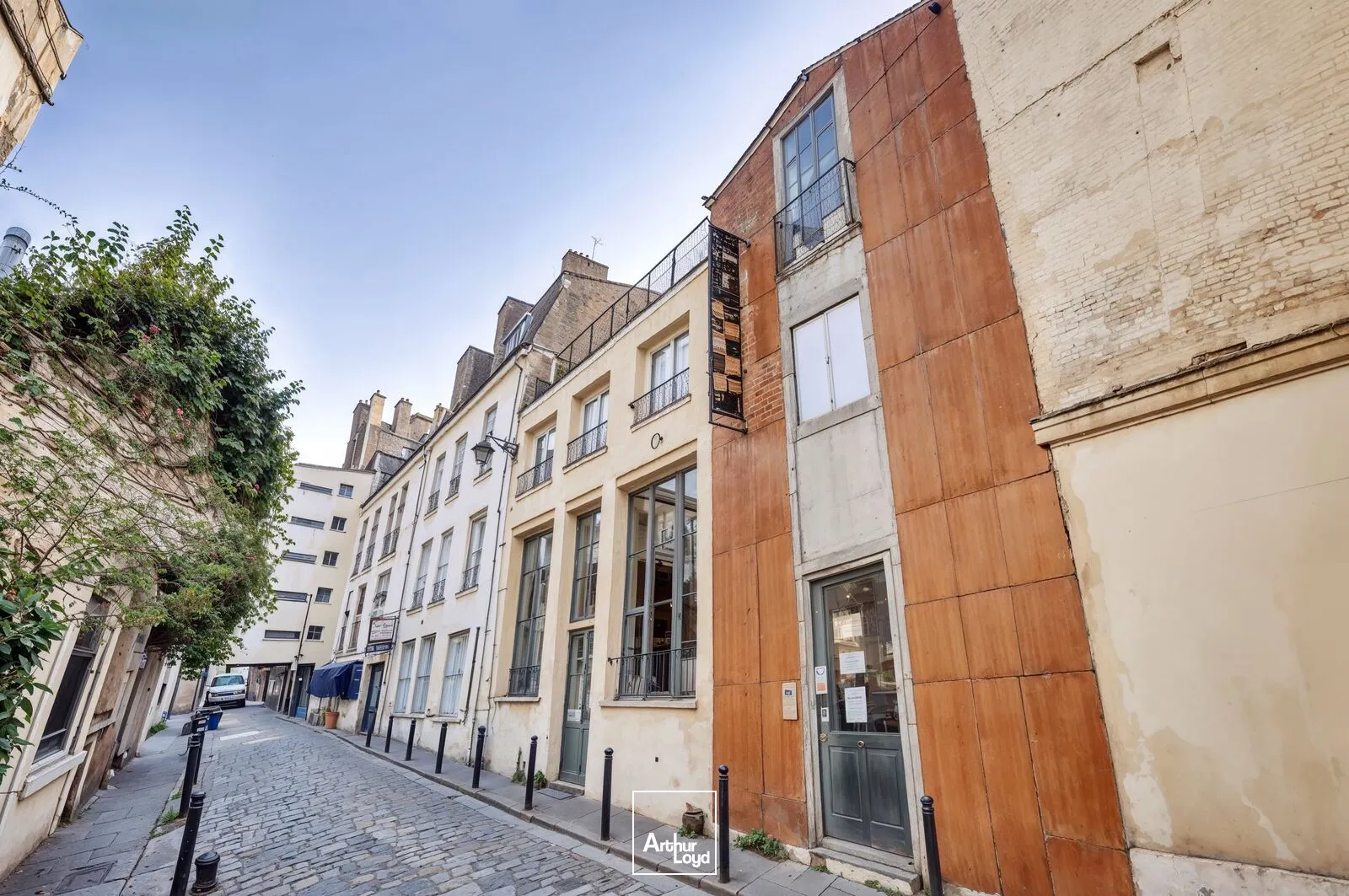 Immeuble indépendants style loft avec terrasses, à deux pas du métro Alésia.
