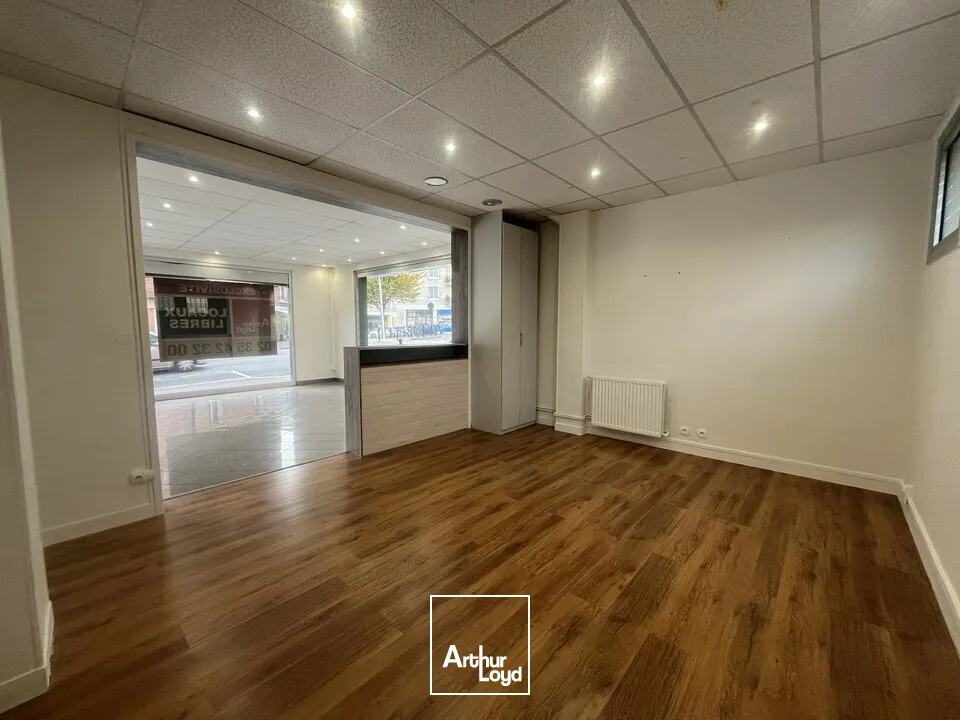 A LOUER - LOCAL COMMERCIAL 121 m2