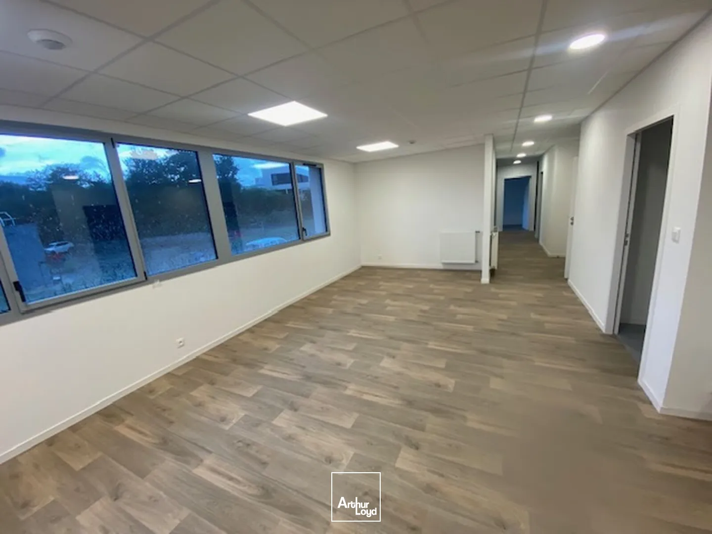 A VENDRE / A LOUER - PLATEAU DE BUREAUX 157 M² - LE RELECQ KERHUON