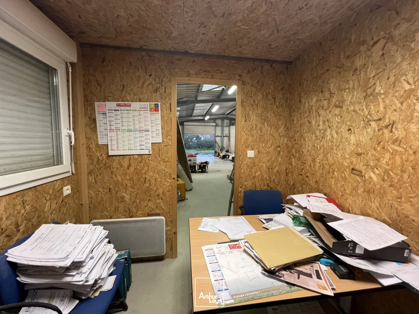 À Louer : Local d'Activité Moderne et Fonctionnel à Baud