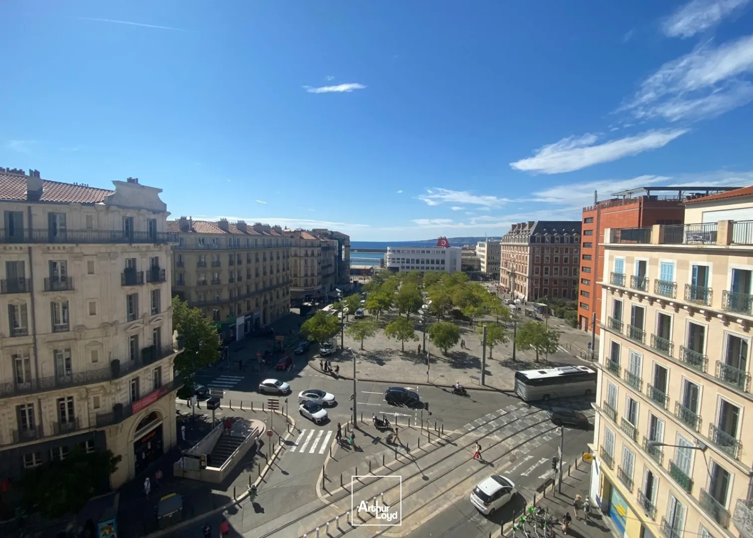 Bureaux rénovés et meublés avec vue mer - La Joliette - 13002 Marseille