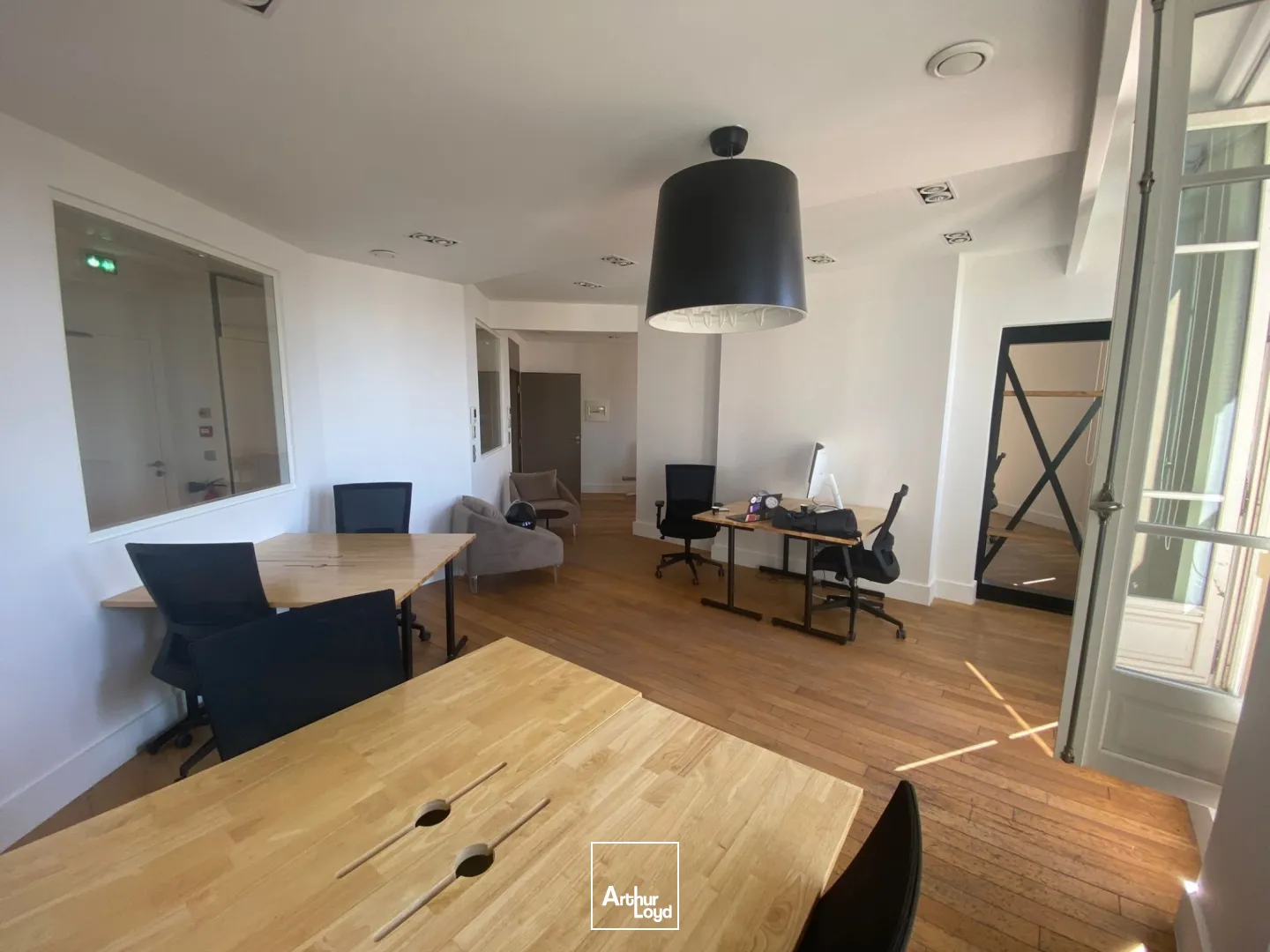 Bureaux rénovés et meublés avec vue mer - La Joliette - 13002 Marseille