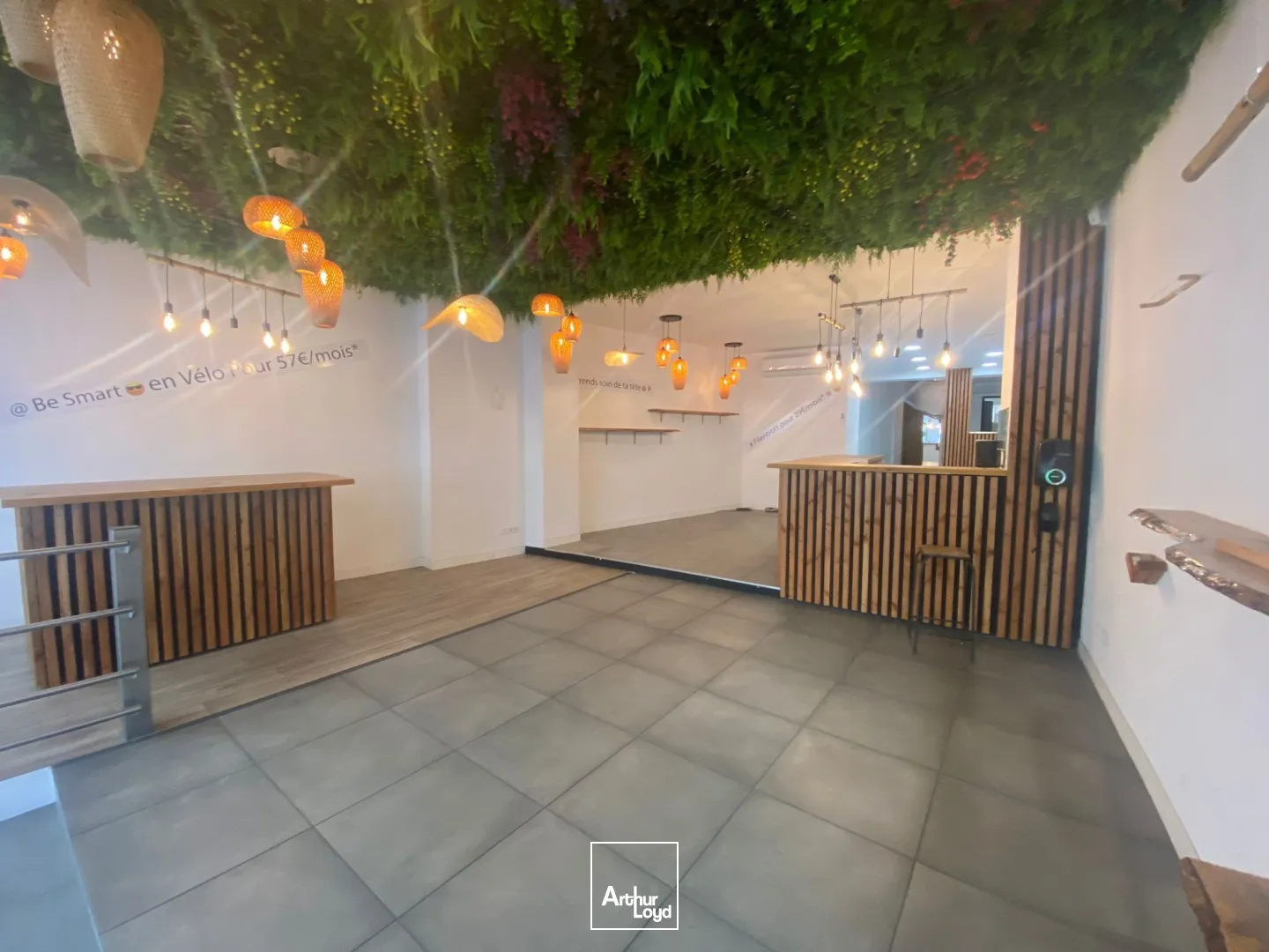 Locaux commerciaux avec belle visibilité à louer - Castellane/Prado - 13008 Marseille