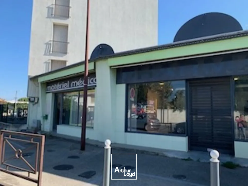 Bureaux commerciaux/local commercial à louer Avignon périphérie.