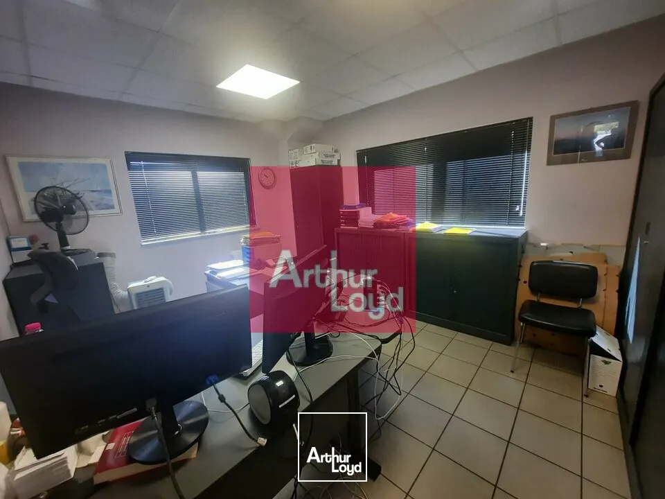 CLERMONT-FERRAND A LOUER LOCAL ACTIVITE 1400 M² - BATIMENT INDEPENDANT