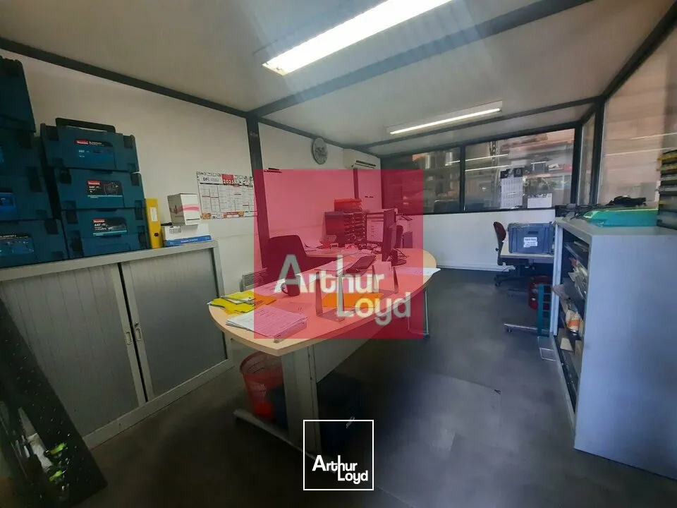 CLERMONT-FERRAND A LOUER LOCAL ACTIVITE 1400 M² - BATIMENT INDEPENDANT