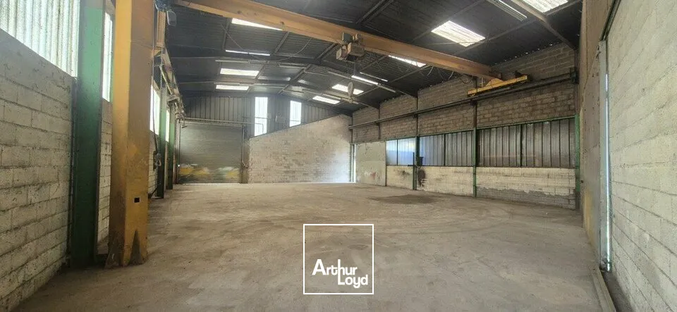 ENTREPOT - A VENDRE - LONGVIC