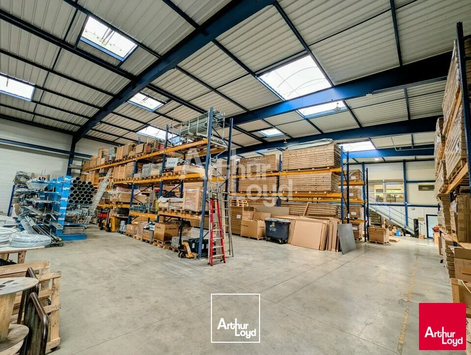 MELESSE - LOCAL D'ACTIVITE A LOUER - 1 150 M²