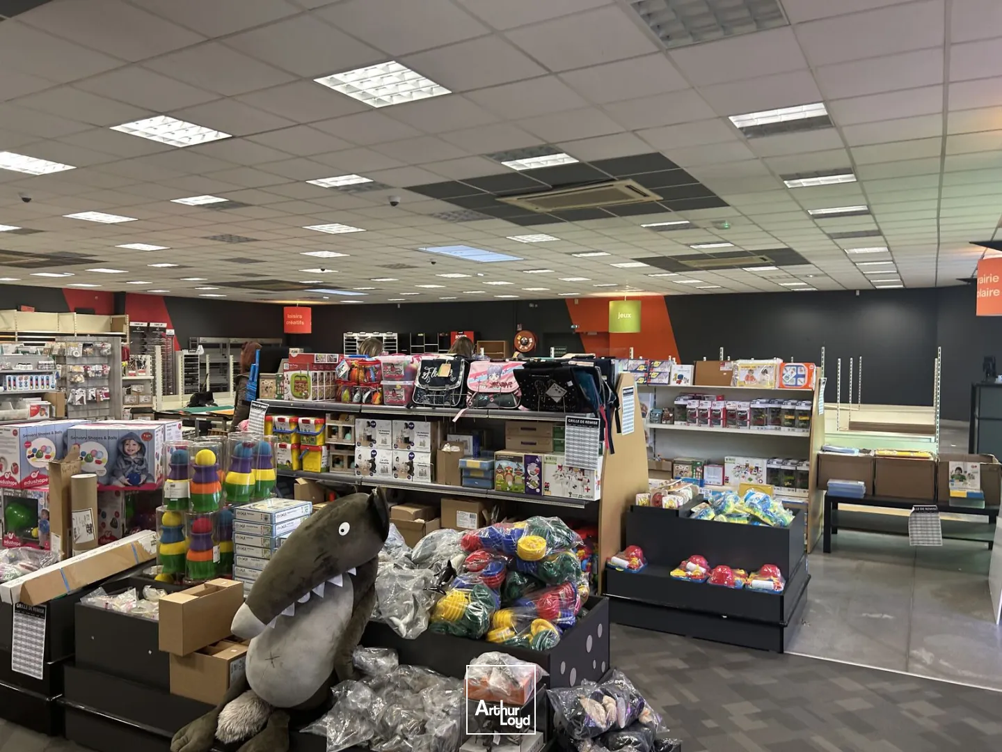 Bâtiment de 790 m2 à vendre Orvault Grand val.