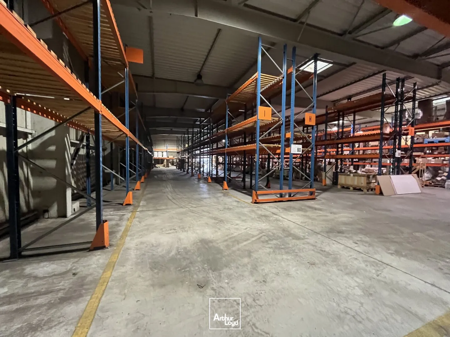 A LOUER LOCAL DE STOKAGE ST NAZAIRE 666M2