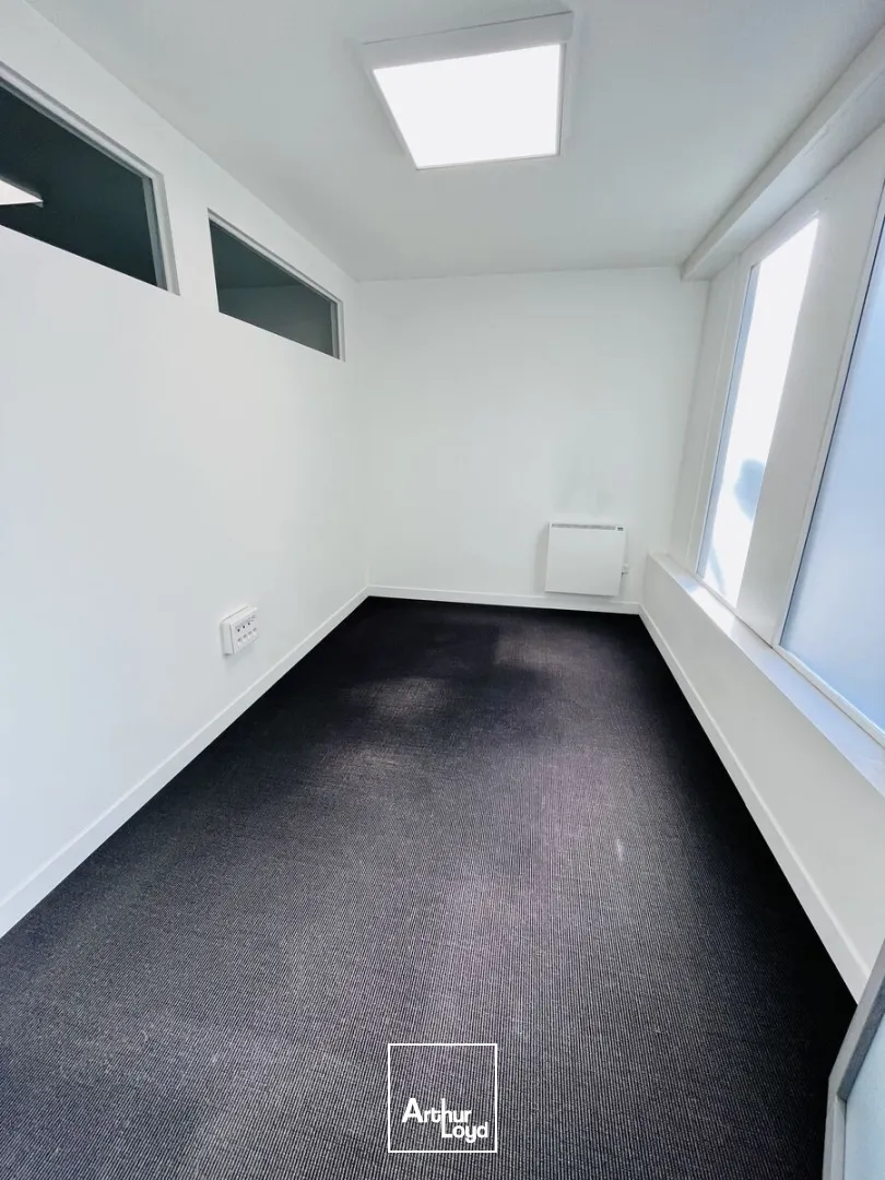 BUREAUX EN REZ-DE-CHAUSSÉE CENTRE VILLE 