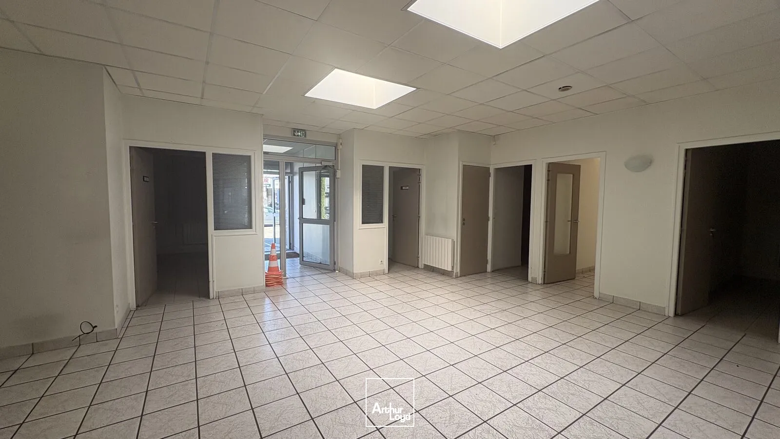 Bureaux - Vente - SAINT JEAN DE LA RUELLE - 45140 - 407.52-407.52 - 7526339