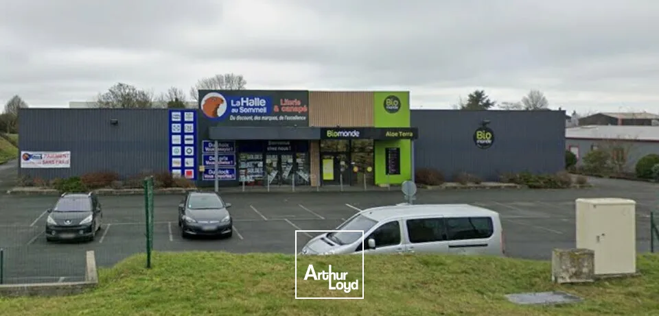 Local commercial Azay Le Brule 1300 m2