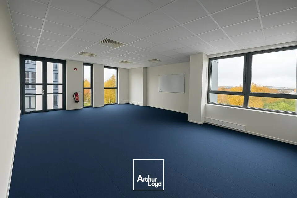 TOURS NORD AERONEF D910 ECHANGEUR A10 - A LOUER BUREAUX 467 M² POSSIBILITE PARKIINGS