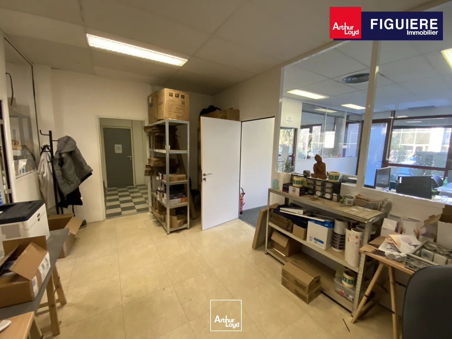 Locaux mixtes à louer sur TECH INDUS À AIX-EN-PROVENCE