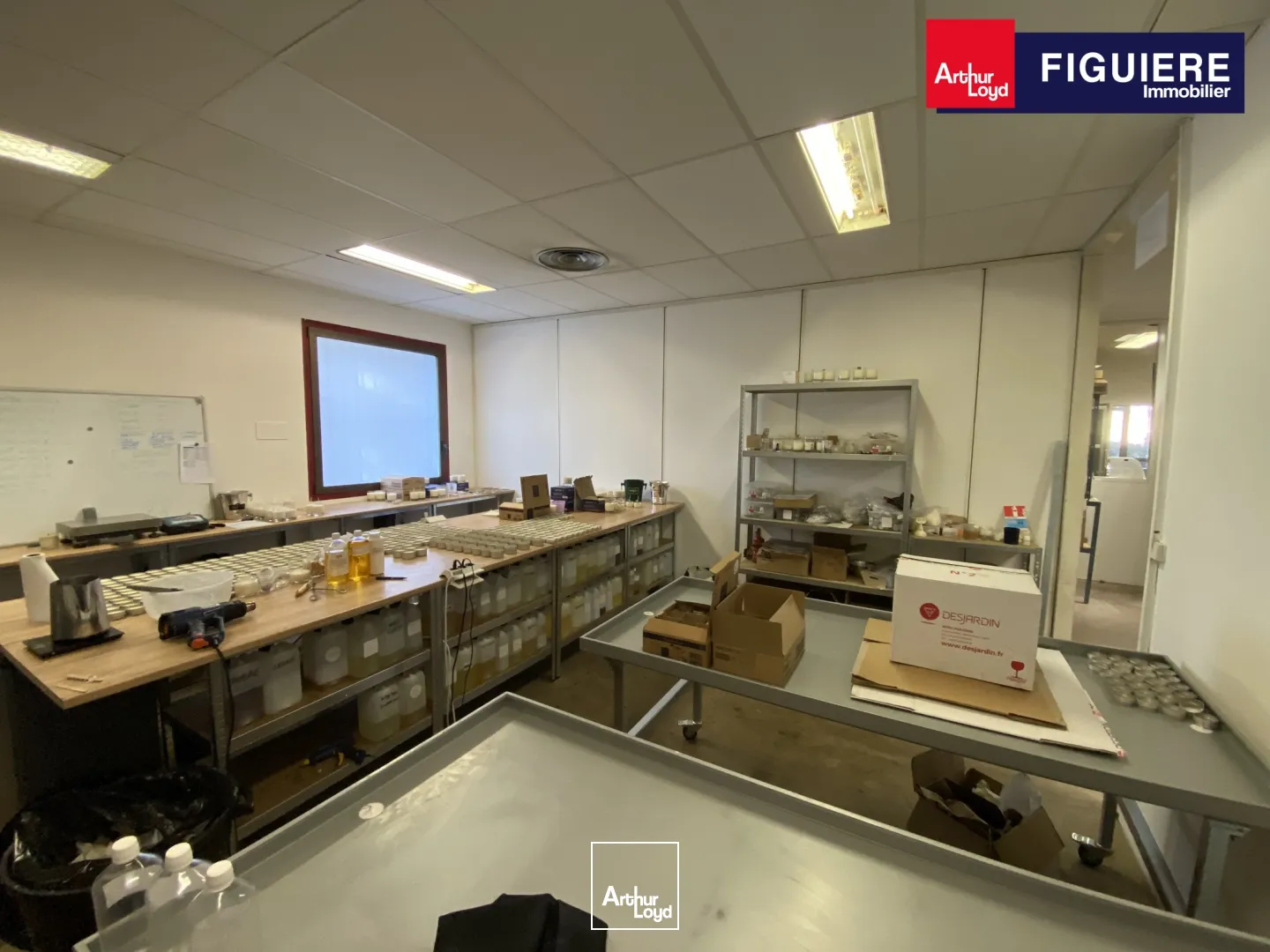 Locaux mixtes à louer sur TECH INDUS À AIX-EN-PROVENCE