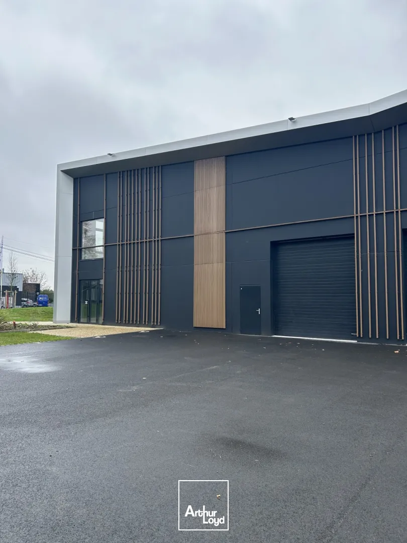 Bâtiment d'activité à louer, Neuville en Ferrain. 