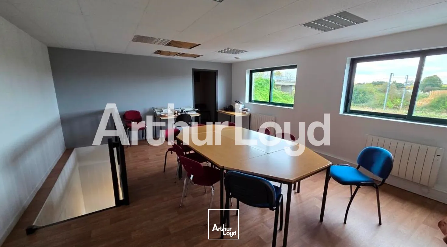 Bâtiment Stockage - Bureaux - CARPIQUET