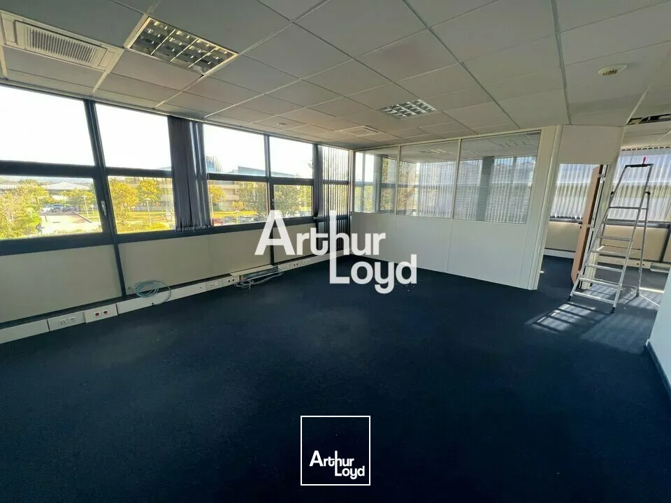 Location de bureaux 861 m² divisibles dès 195 m² - Standing - Sophia Antipolis 