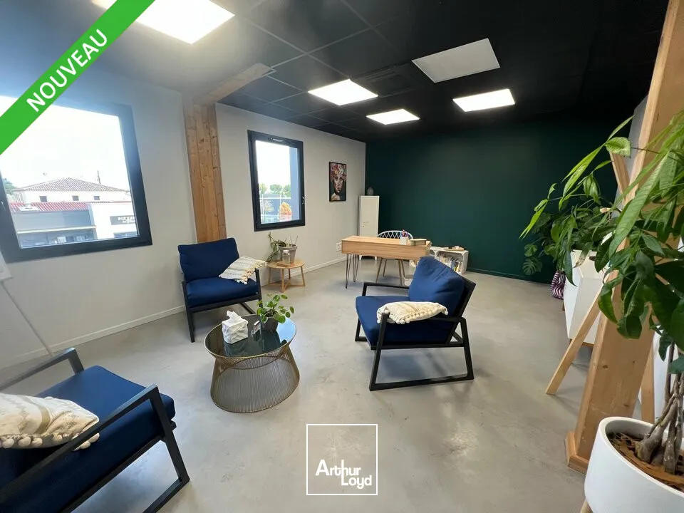 À VENDRE  PLATEAU DE BUREAUX MODERNES 253 m²  GUILHERAND-GRANGES (07)