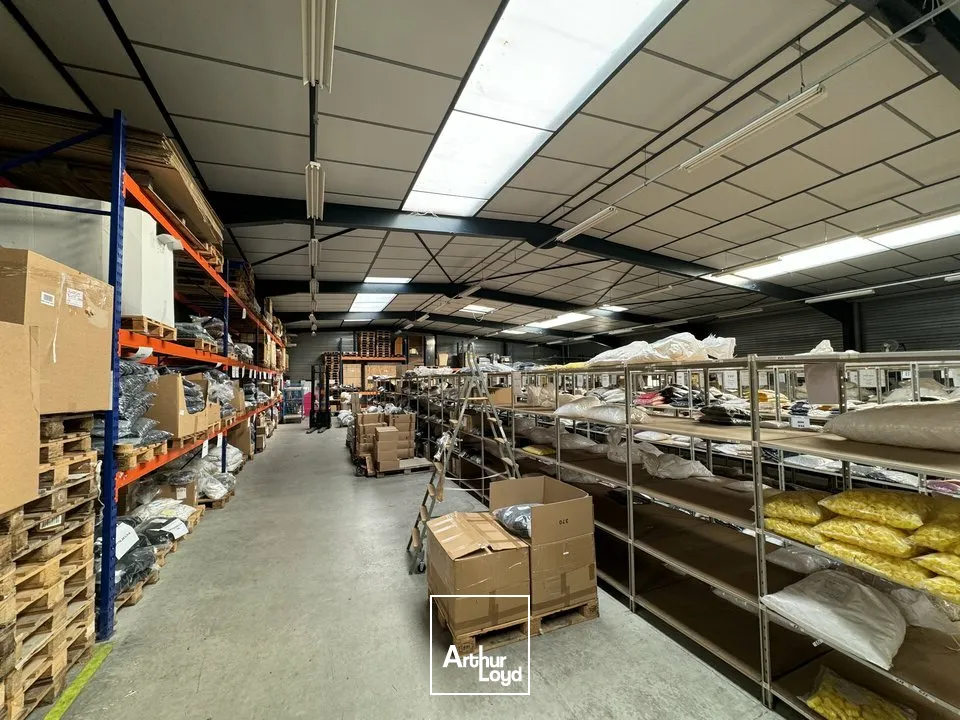 Locaux à vendre à usage d'entrepôt ou d'atelier et situé en zone Sud de Valence
