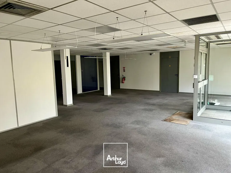 DIJON - AXE DRAPEAU / REPUBLIQUE - A LOUER