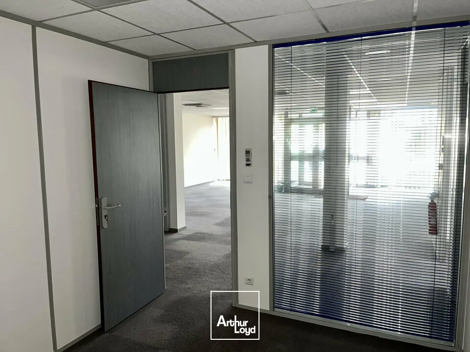 DIJON - AXE DRAPEAU / REPUBLIQUE - A LOUER