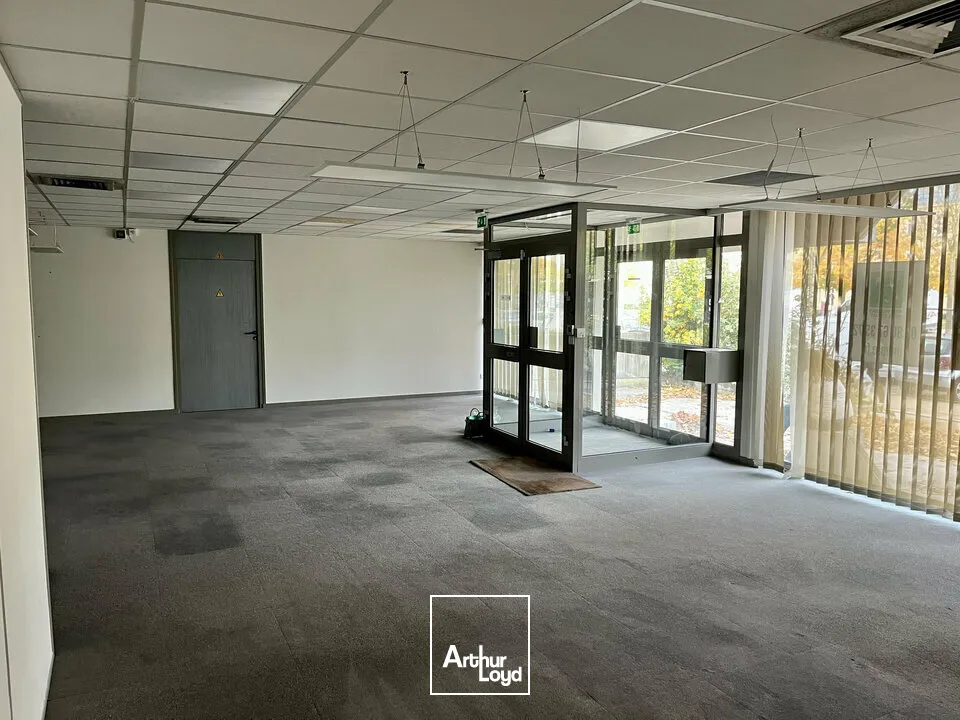 DIJON - AXE DRAPEAU / REPUBLIQUE - A LOUER