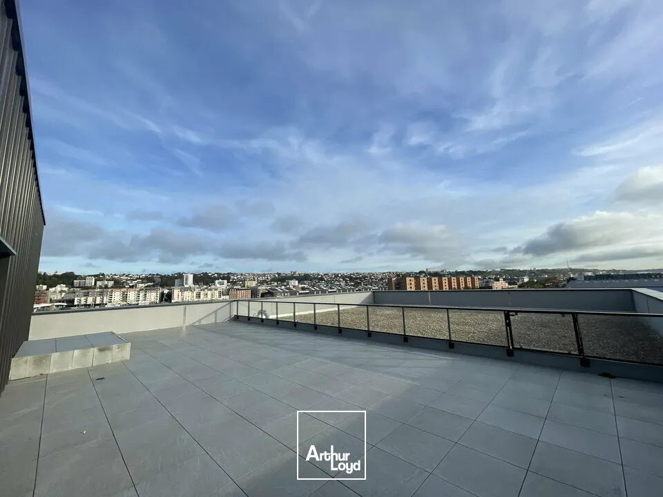 À VENDRE - LE HAVRE / ENTRÉE DE VILLE - BUREAUX - 514 m² - TERRASSE 100 m² 